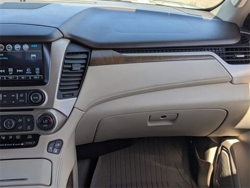 Used 2020 GMC Yukon Denali w/ Denali Premium Package image 17