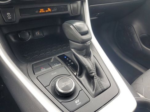 Used 2024 Toyota RAV4 XLE image 31