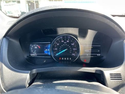 Used 2018 Ford Explorer XLT w/ Equipment Group 202A FWD image 6
