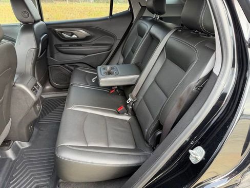 Used 2022 GMC Terrain SLT image 13