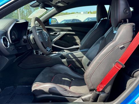 Certified 2024 Chevrolet Camaro ZL1 RWD image 18