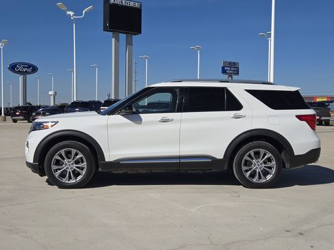 Used 2022 Ford Explorer Limited w/ Equipment Group 301A image 4
