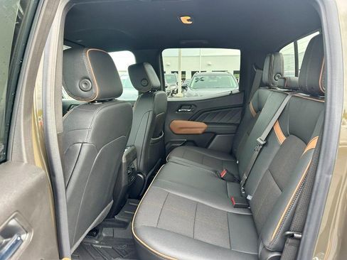 Used 2025 GMC Canyon AT4 AWD/4WD image 10