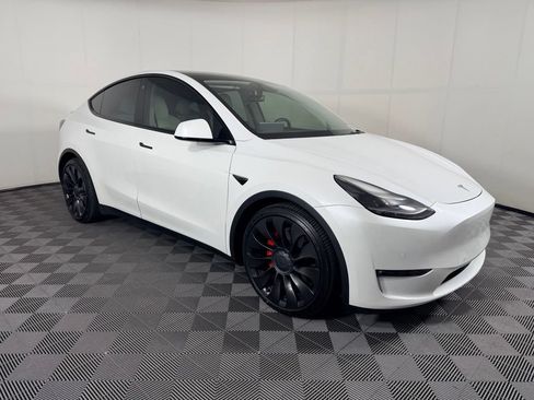Used 2022 Tesla Model Y Performance AWD/4WD image 3