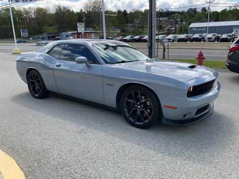 Used 2022 Dodge Challenger R/T w/ Blacktop Package RWD image 4