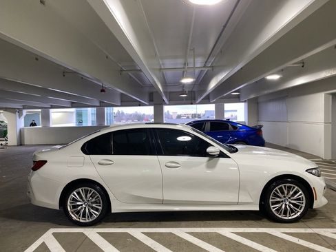 Used 2023 BMW 330i xDrive Sedan w/ Premium Package image 3