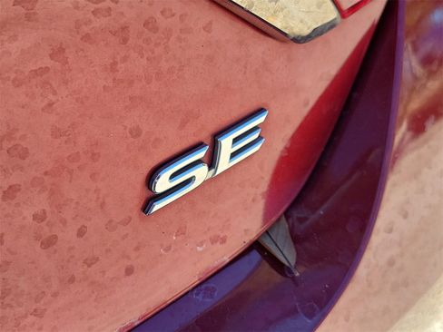 Used 2017 Toyota Camry SE image 7