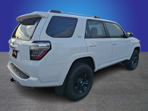 Used 2024 Toyota 4Runner SR5 AWD/4WD image 4
