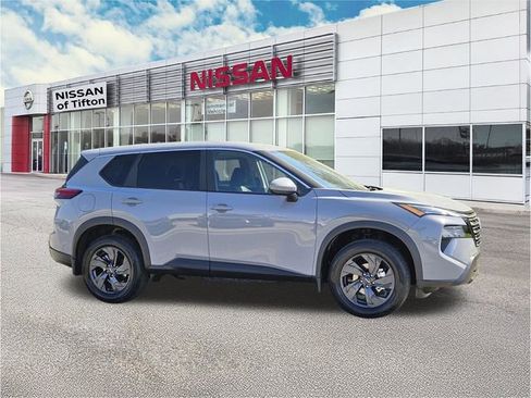 New 2026 Nissan Rogue SV FWD image 3