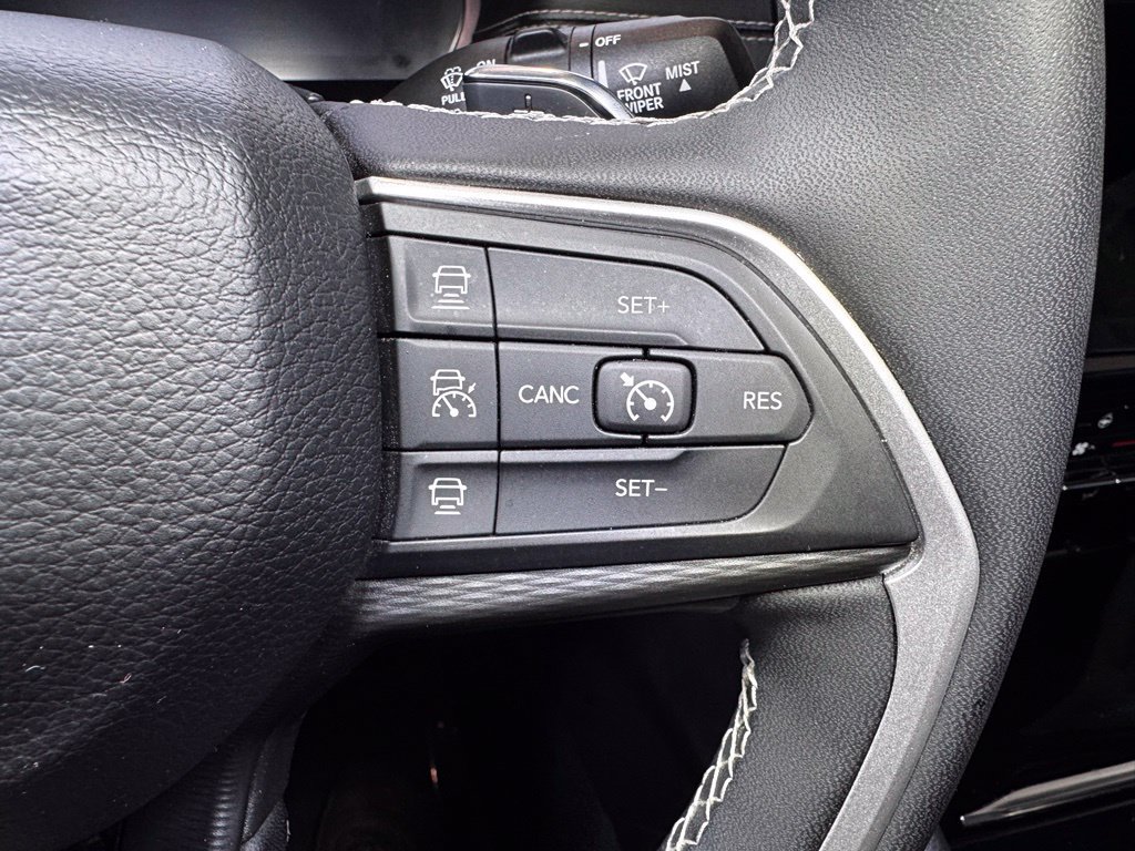 Used 2024 Jeep Grand Cherokee Altitude AWD/4WD image 22