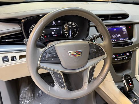 Used 2020 Cadillac XT5 Premium Luxury FWD image 15