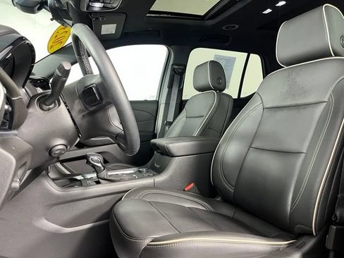 Used 2023 Chevrolet Traverse Premier w/ Redline Edition AWD/4WD image 17