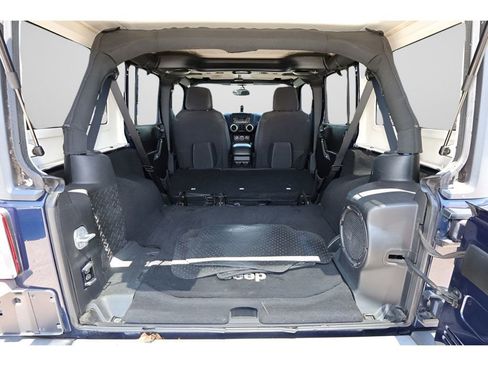 Used 2013 Jeep Wrangler Unlimited Sahara w/ Connectivity Group AWD/4WD image 17