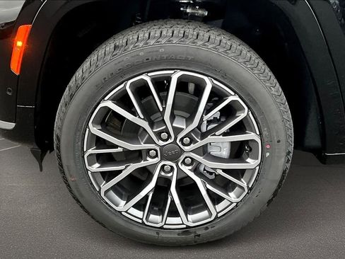 New 2025 Jeep Grand Cherokee L Summit image 9