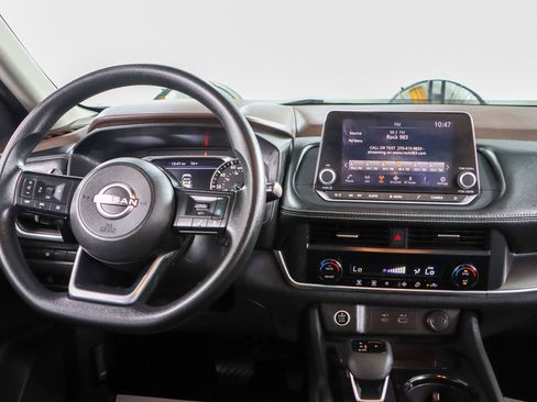 Used 2023 Nissan Rogue SV AWD/4WD image 17