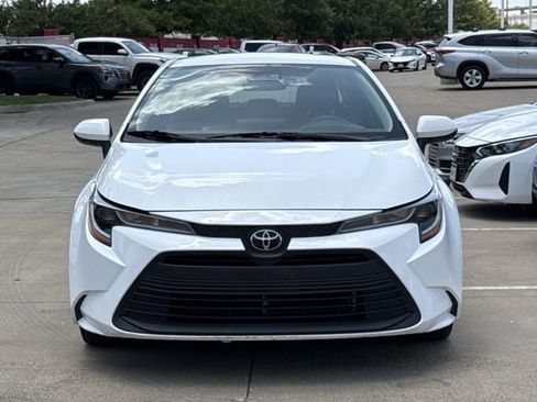 Used 2024 Toyota Corolla LE FWD image 8