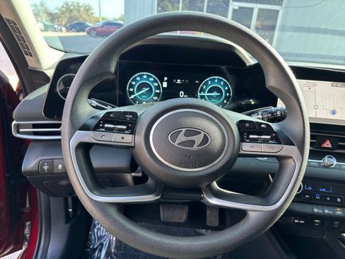 Used 2024 Hyundai Elantra SEL image 14