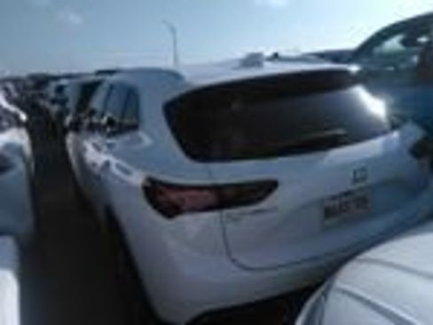 Used 2024 Buick Envision Preferred AWD/4WD image 2