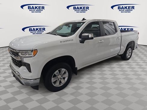 Used 2024 Chevrolet Silverado 1500 LT image 7