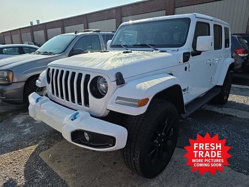 Used 2021 Jeep Wrangler Unlimited Sahara AWD/4WD image 1
