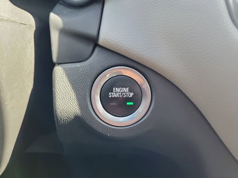 Used 2021 Chevrolet Equinox LS w/ LS Convenience Package AWD/4WD image 31