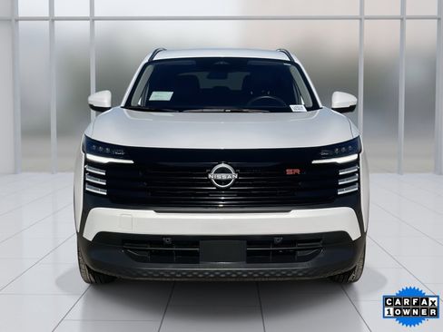 Certified 2025 Nissan Kicks SR image 9