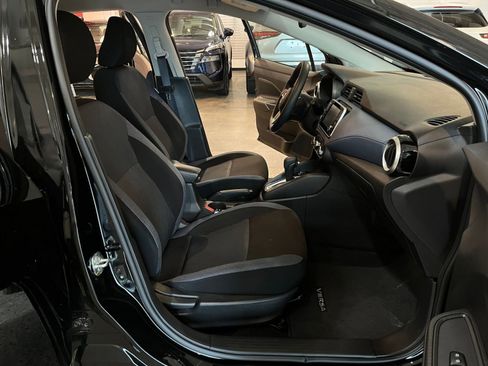 Used 2025 Nissan Versa SV FWD image 35