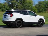 Used 2022 GMC Terrain SLE w/ Driver Convenience Package image 3