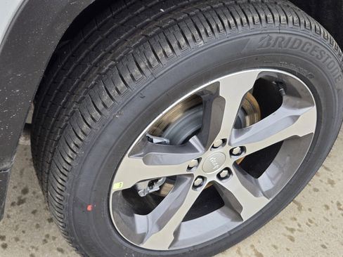 New 2026 Jeep Grand Cherokee L Limited image 7