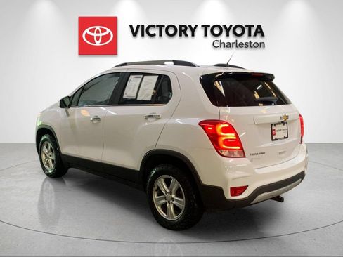 Used 2021 Chevrolet Equinox LT FWD image 3