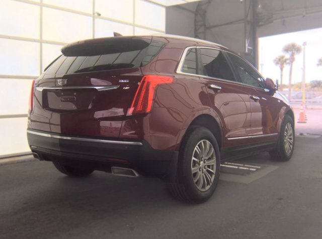 Used 2017 Cadillac XT5 Luxury w/ Driver Awareness Package FWD image 3