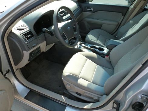 Used 2010 Ford Fusion SE image 9