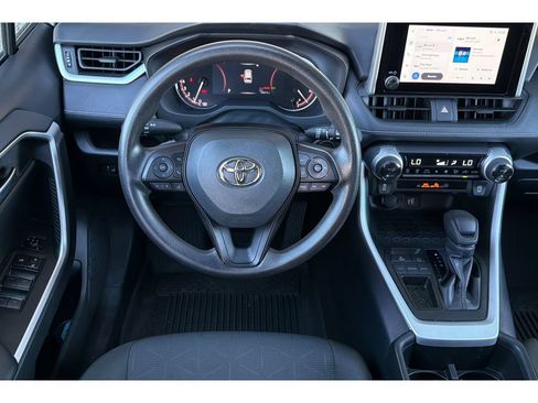 Used 2024 Toyota RAV4 XLE FWD image 15