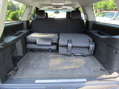 Used 2013 Cadillac Escalade ESV Premium image 17