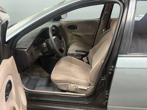 Used 2002 Saturn S-Series SL2 w/ SL2 Option Pkg 2 FWD image 19