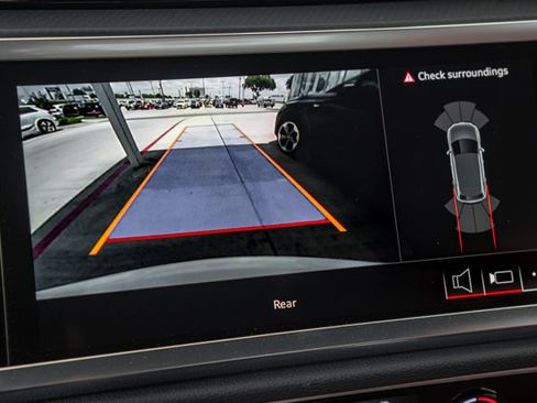 Certified 2025 Audi Q3 2.0T Premium image 15