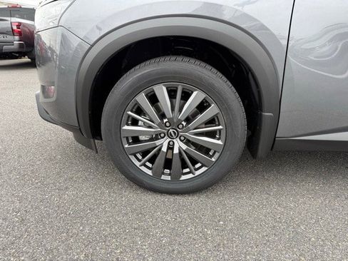 New 2025 Nissan Pathfinder SL w/ SL Premium Package image 9