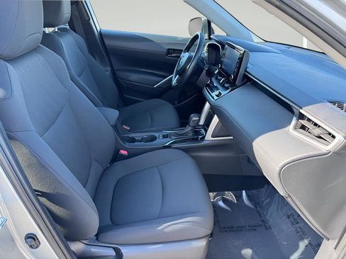 Used 2022 Toyota Corolla Cross LE image 29