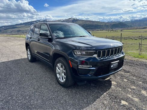 New 2023 Jeep Grand Cherokee Limited w/ Luxury Tech Group II image 22