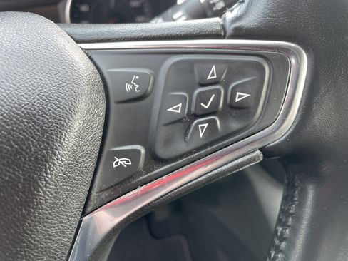 Used 2020 Chevrolet Equinox LT FWD image 34
