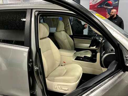 Used 2022 Lexus GX 460 Premium image 11
