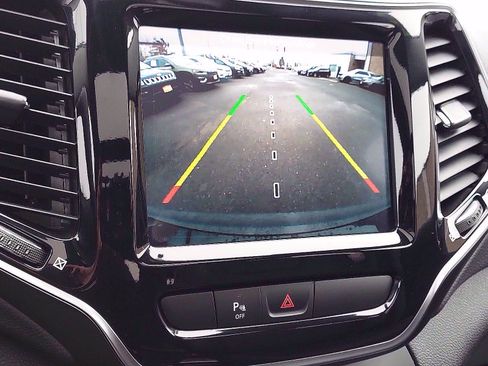 Certified 2019 Jeep Cherokee Limited image 19