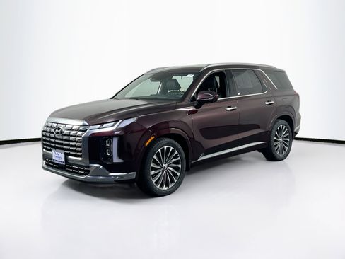 Used 2023 Hyundai Palisade Calligraphy image 1