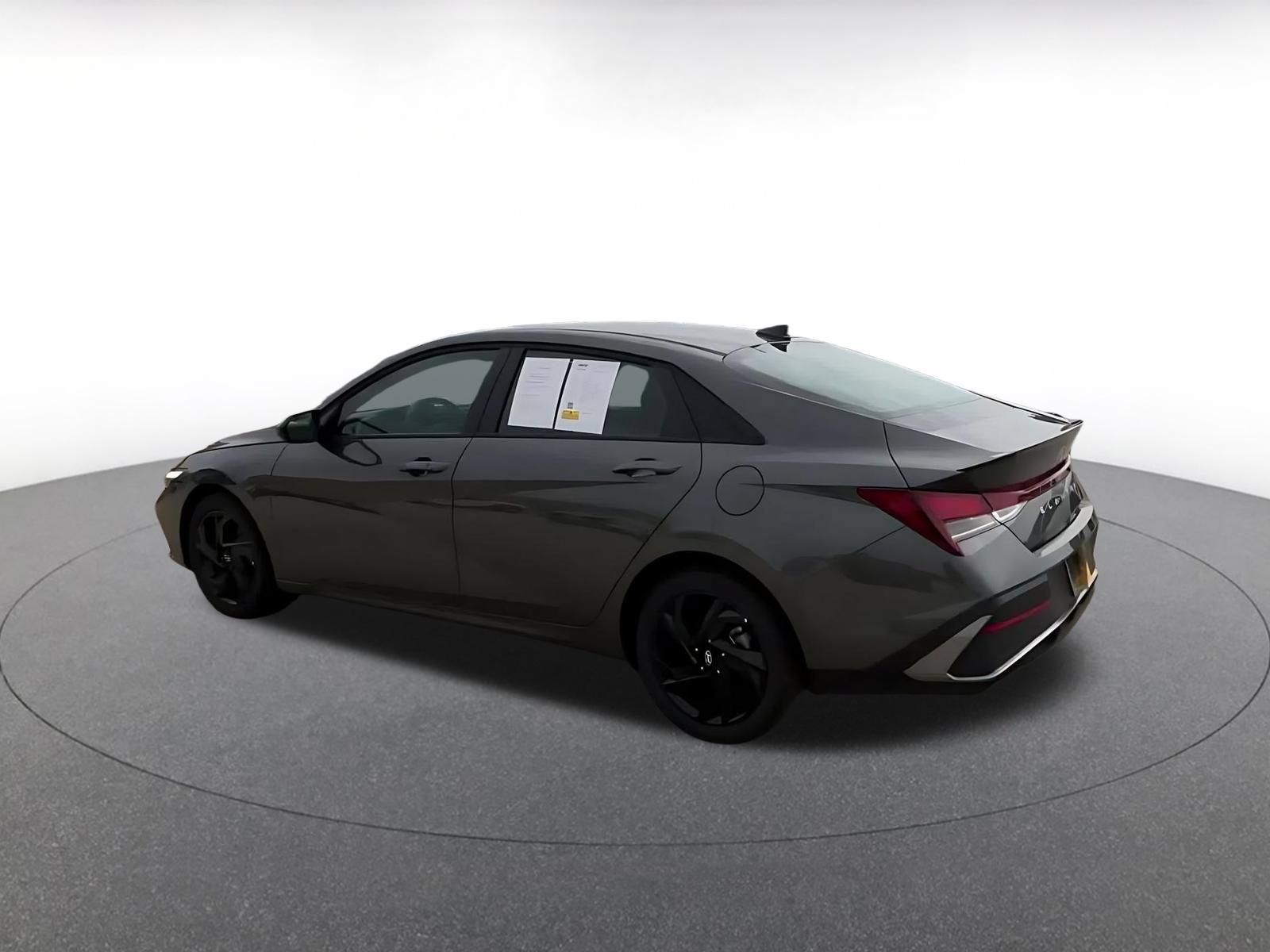 Used 2026 Hyundai Elantra Sport FWD image 9