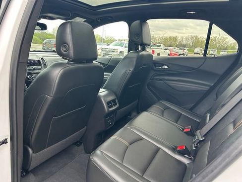 Used 2024 Chevrolet Equinox Premier AWD/4WD image 12