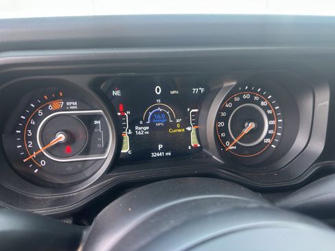 Used 2025 Jeep Wrangler Unlimited Rubicon image 10