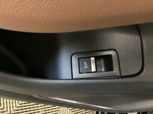 Used 2025 Audi A6 Premium Plus w/ Premium Plus Package image 20