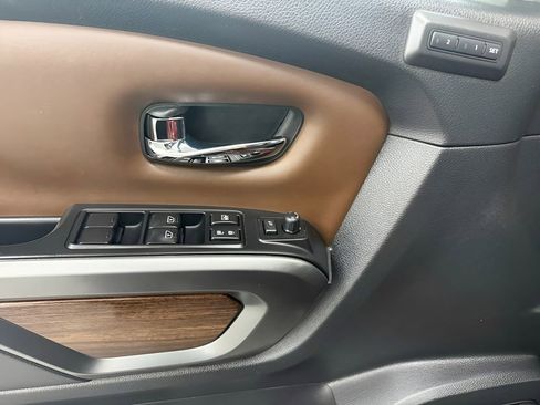Used 2017 Nissan Titan Platinum Reserve image 10