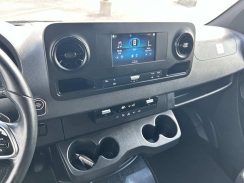 Used 2022 Mercedes-Benz Sprinter 1500 image 24