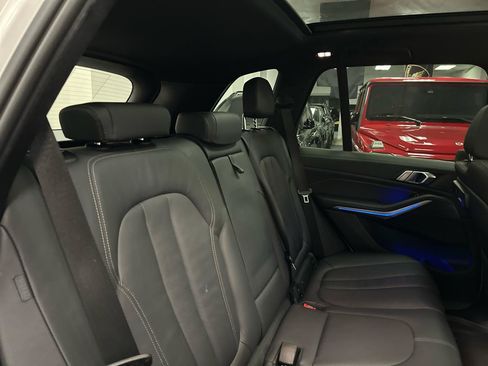 Used 2022 BMW X5 xDrive40i w/ Premium Package AWD/4WD image 38